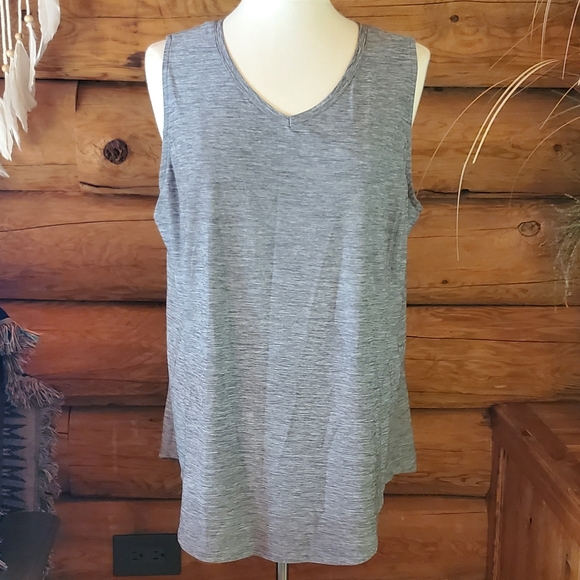 Duluth Trading Co Tops - Duluth Trading Co. Heather Grey Workout Tank